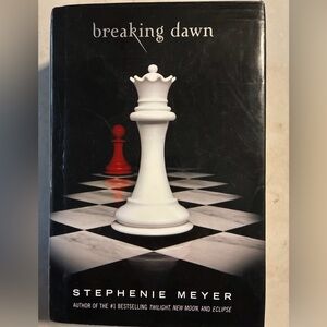 Breaking Dawn Hardcover 4th Book in the Twilight Saga Series by Stephanie Meyer
